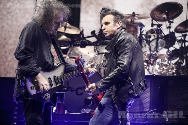 THE CURE - 2022-11-28 - PARIS - Accor Arena - Robert James Smith - Simon Jonathon Gallup - Jason Toop Cooper